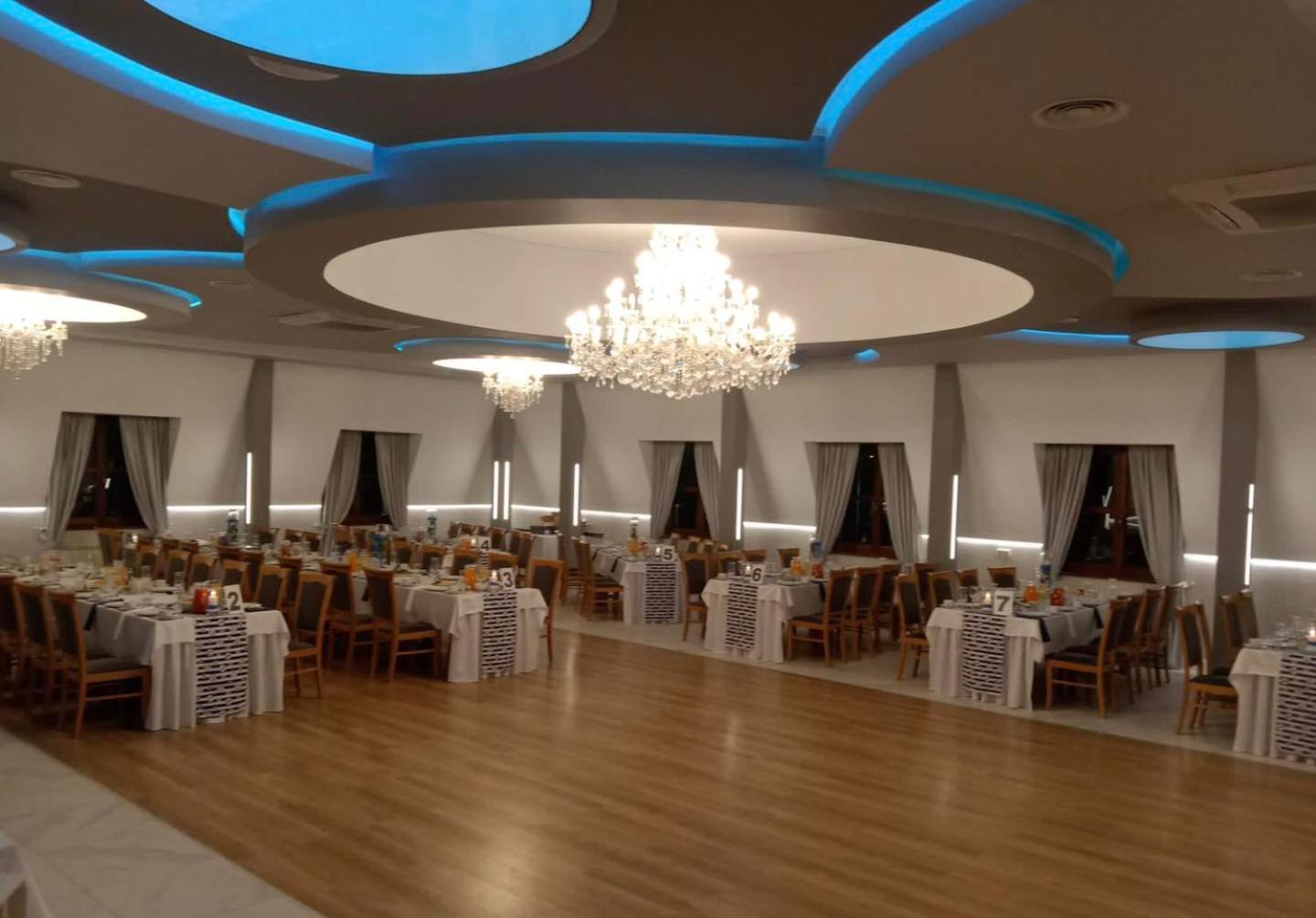 Hotel I Restauracja Borowianka Ostrów Wielkopolski Extérieur photo