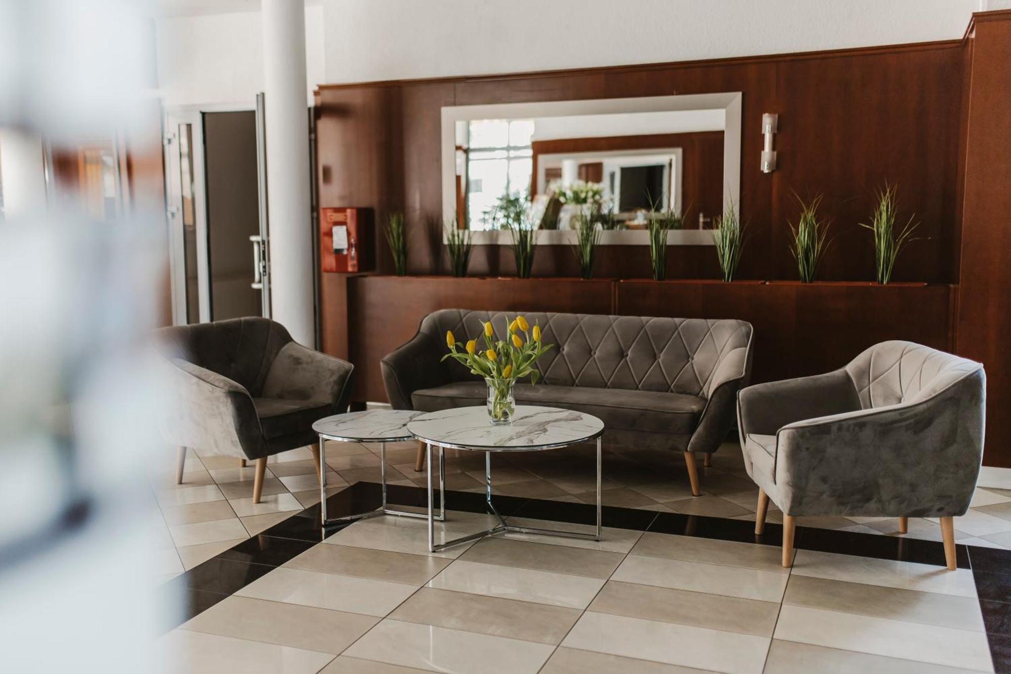 Hotel I Restauracja Borowianka Ostrów Wielkopolski Extérieur photo