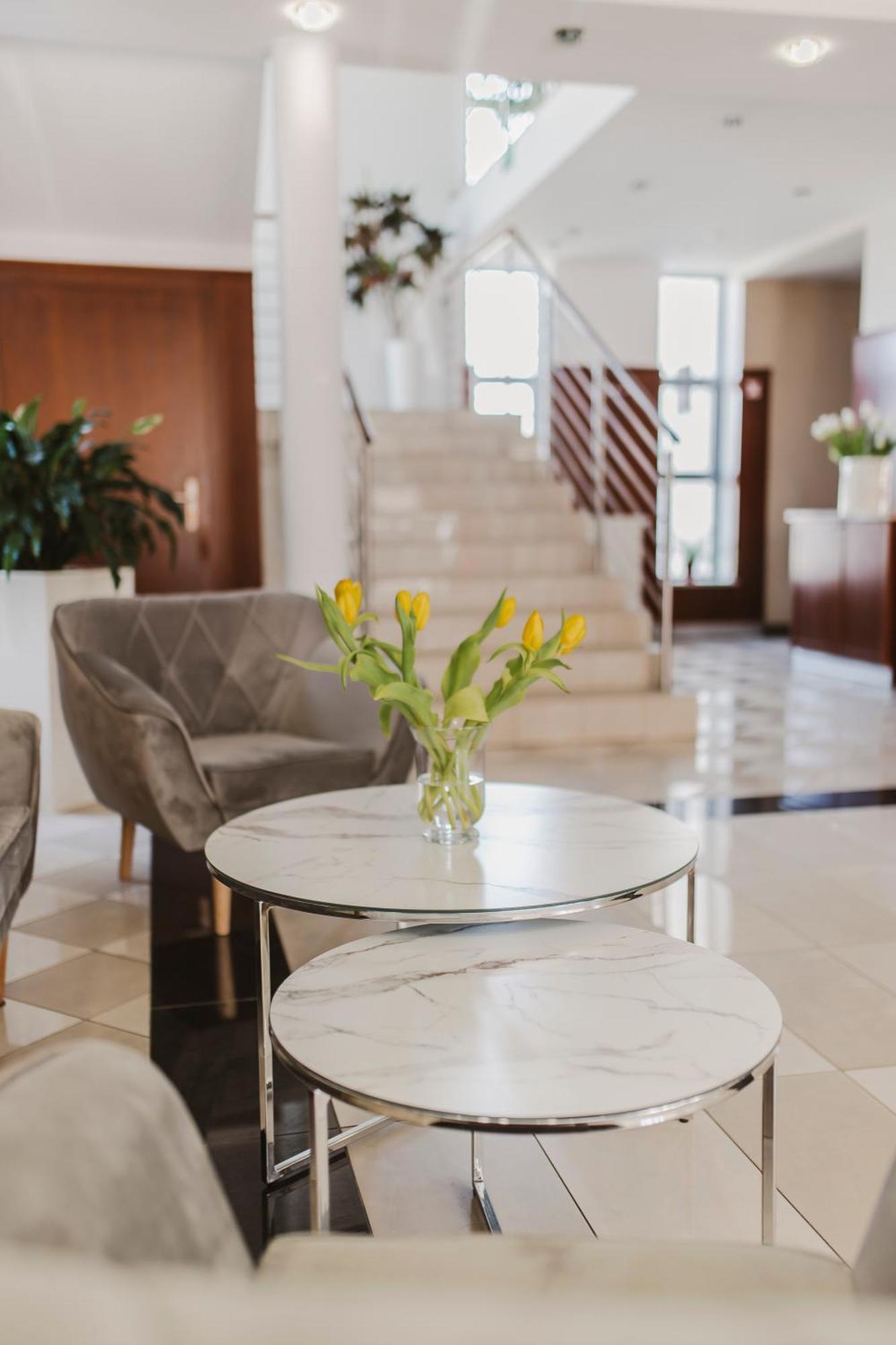 Hotel I Restauracja Borowianka Ostrów Wielkopolski Extérieur photo