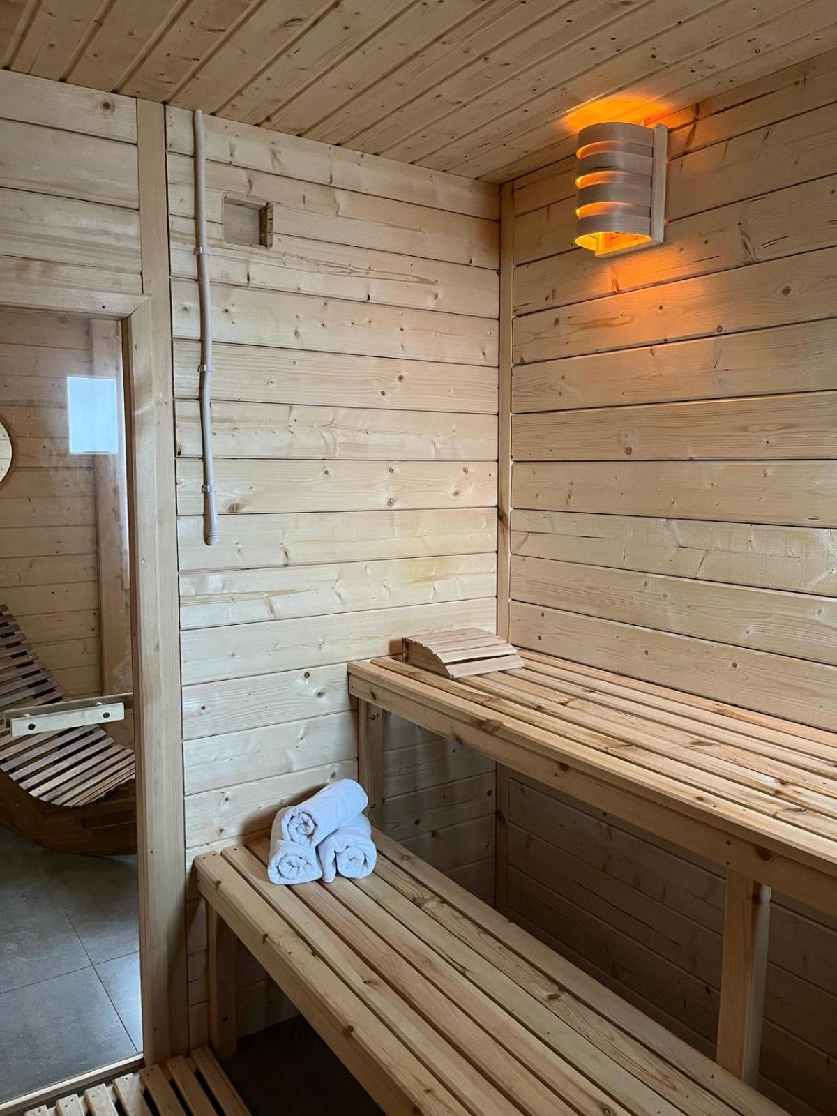 Hotel I Restauracja Borowianka Ostrów Wielkopolski Extérieur photo